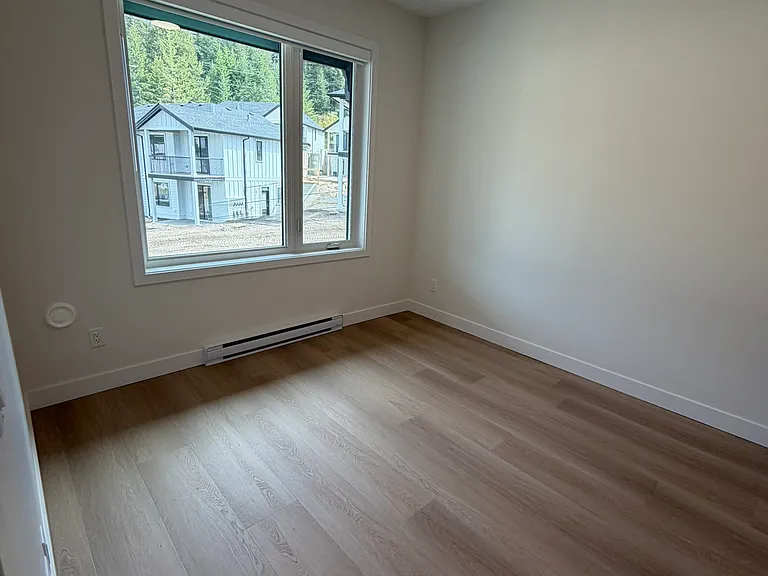 100 Grange Dr — Photo 13