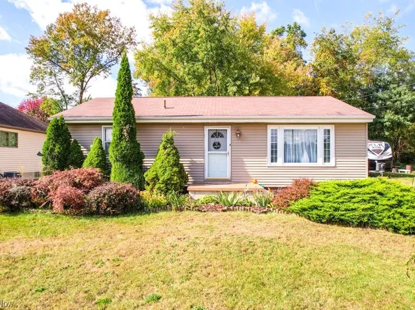 1044 Hilbish Ave, Akron, OH 44312