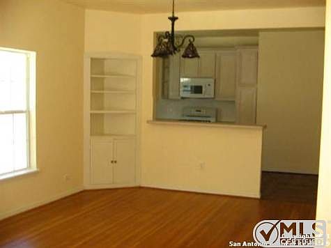 5th image of 406 Corona St
