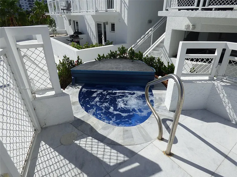 1701 Sunset Harbour Dr #L-507 — Photo 19