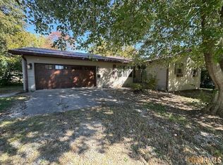 602 S 10th St, Petersburg, IN 47567