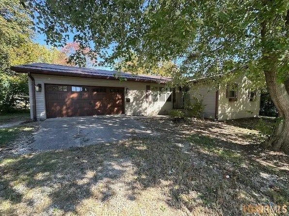 602 S 10th St, Petersburg, IN 47567