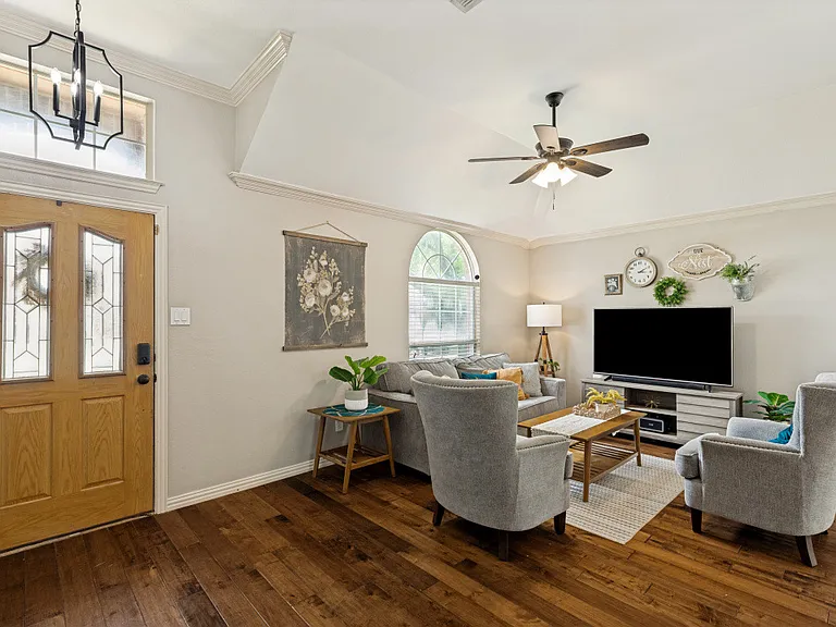 11410 New Orleans Dr — Photo 4
