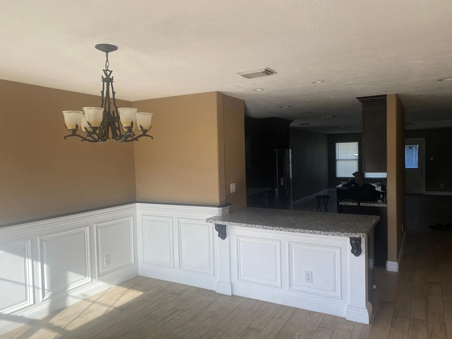 4 bed, 2.5 bath, 2300 sqft, $2,200 — Photo 4