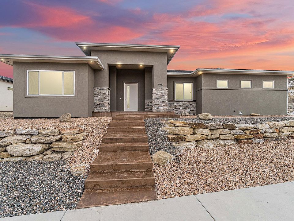 1st image of 374 Aiguille Dr