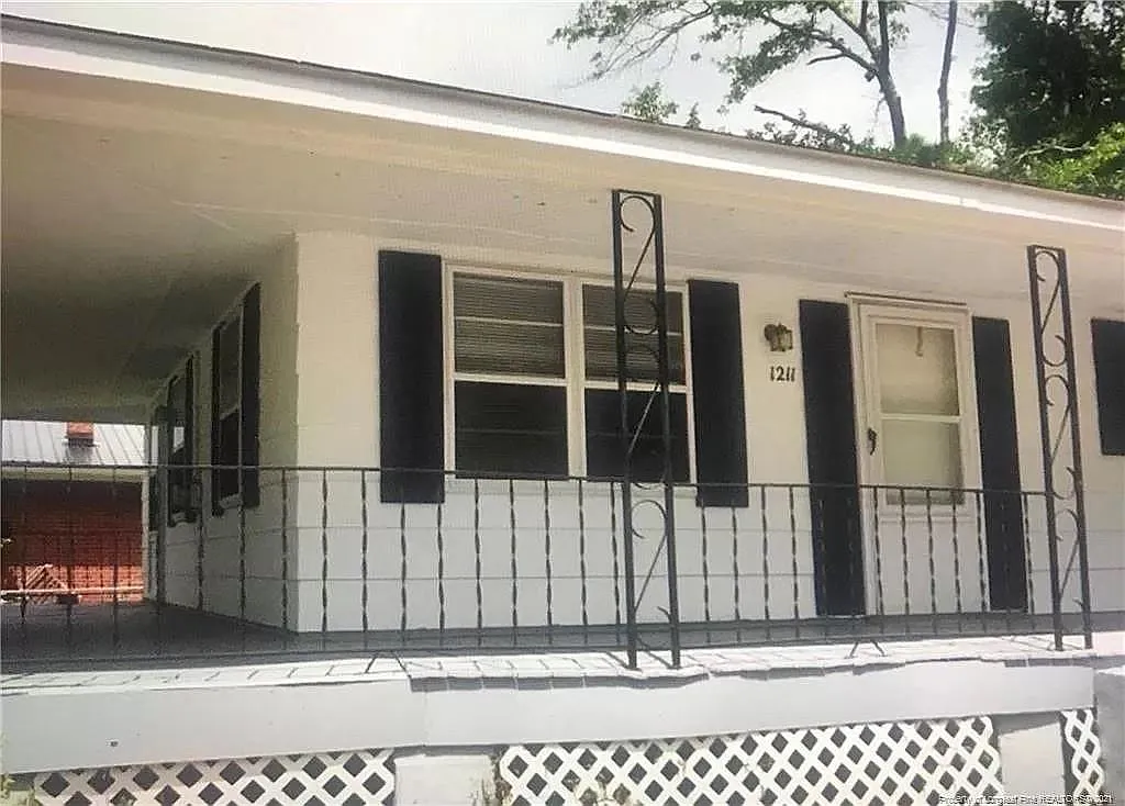 3 bed, 865 sqft, $1,000 — Photo 2