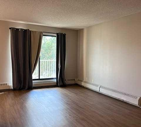 3rd image of 49 S Bennett St #208
