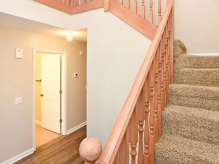 128 Commons Dr — Photo 5