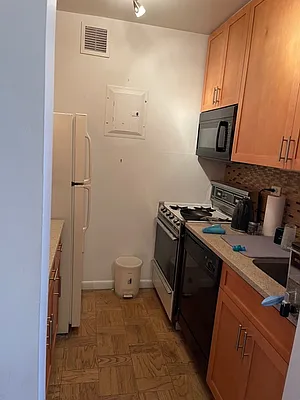 Rented by R New York | media 8