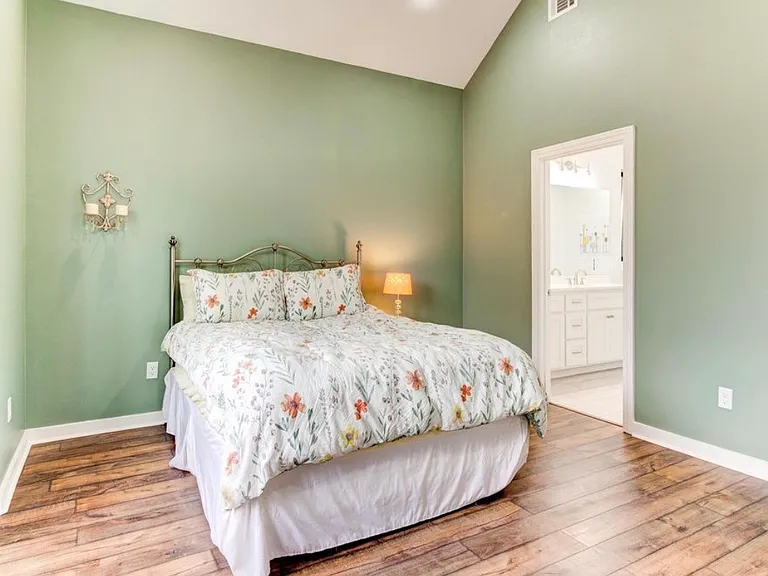 3206 S Izard St — Photo 16