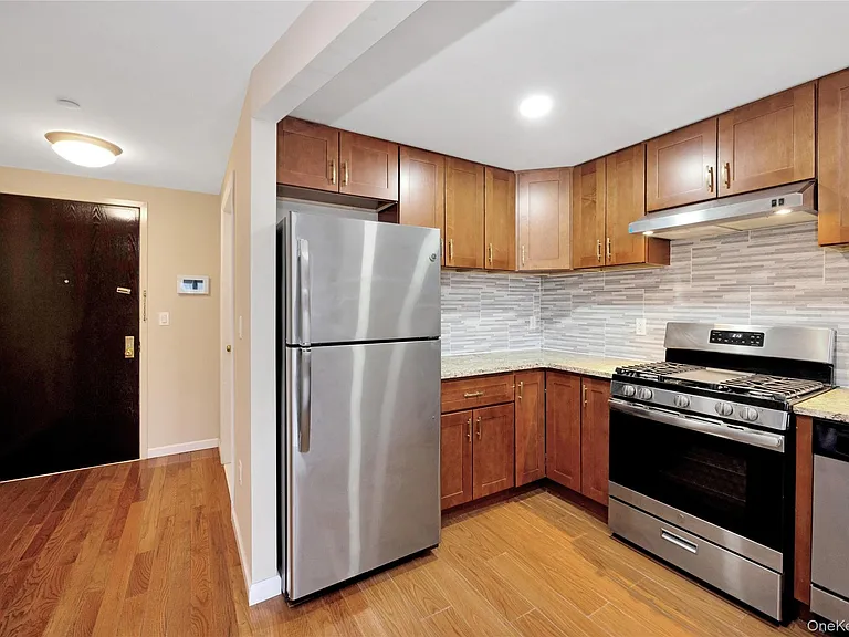 172-18 Jamaica Ave #6A — Photo 15