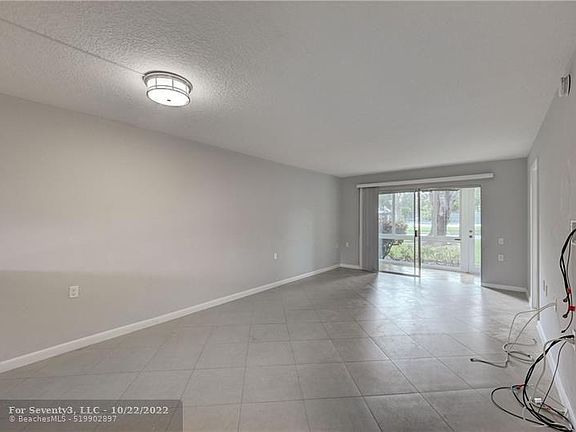 3rd image of 2612 Nassau Bnd APT B1