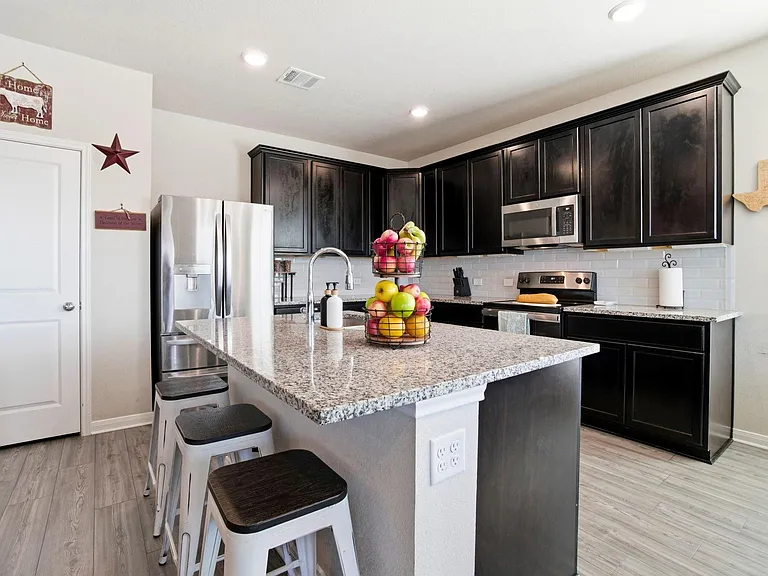 1318 Kingsgate Dr — Photo 5