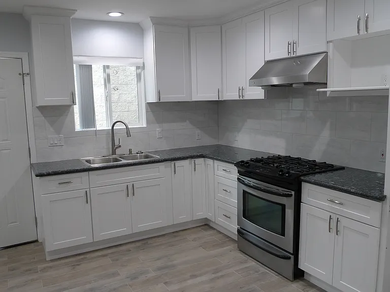 819 S Dennis St #1/2 — Photo 4