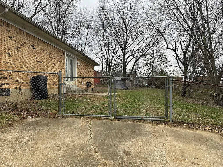 112 Donna Ave — Photo 3