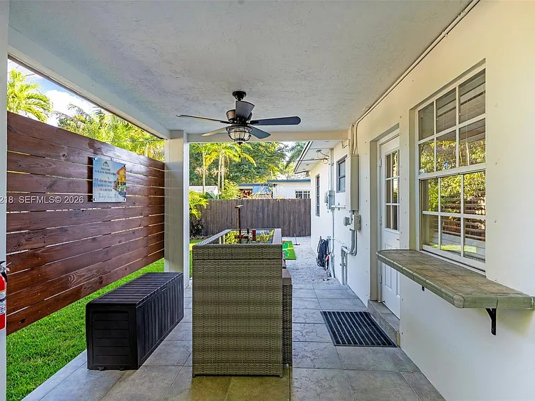 1075 NE 12th Ave — Photo 30
