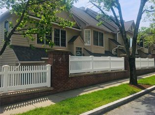 77 Locust Ave APT 121, New Canaan, CT 06840