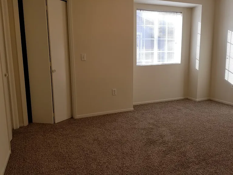 Golden Valley Luxury Apartments — Photo 29