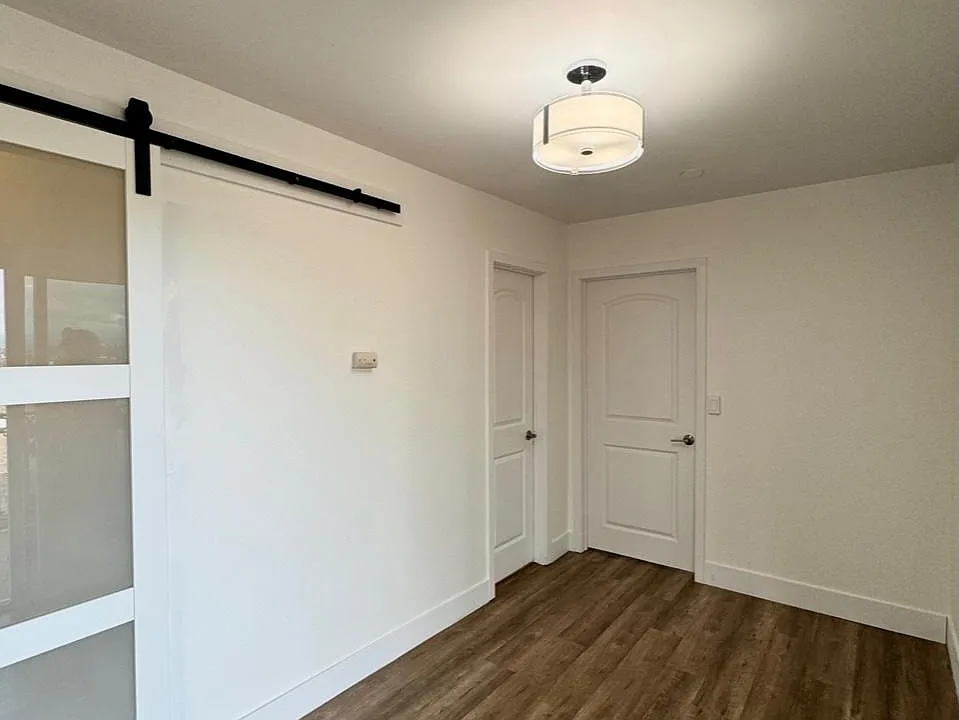 entry/alcove