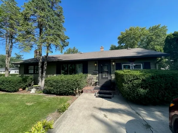 7450 W 109th Pl, Worth, IL 60482