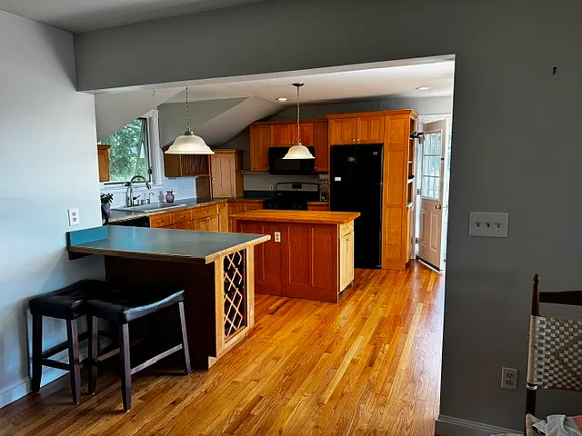 Browns Ln — Photo 4