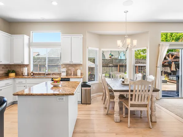 2351 Desert Palm Court, Santa Rosa, CA 95403