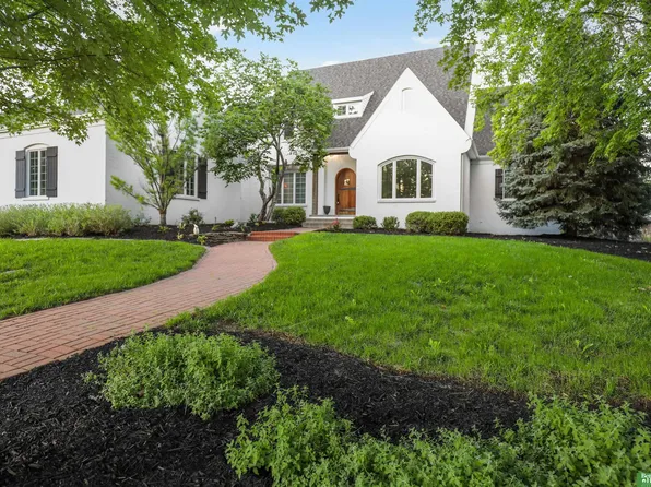 6830 Stonebrook Pkwy, Lincoln, NE 68521
