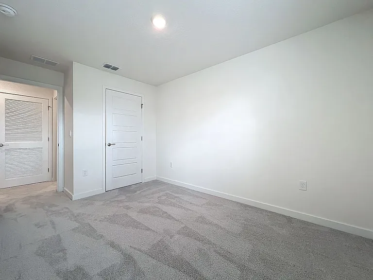 231 Dapper Ct — Photo 32