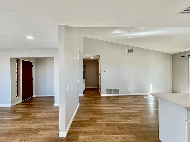 13556 Samantha Ave — Photo 18