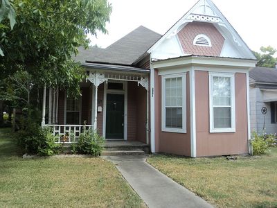 207 Schrimscher St, Yoakum, TX, 77995