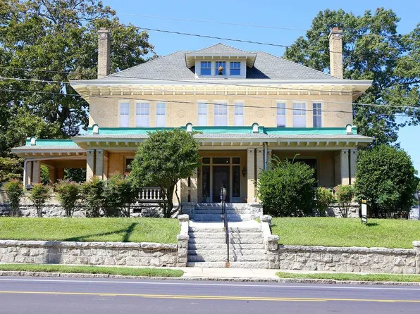 817 N Elm St, Greensboro, NC