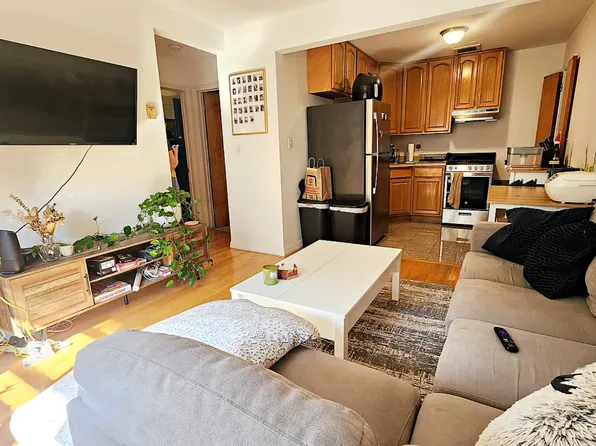 47 Conselyea Street image 1 of 11