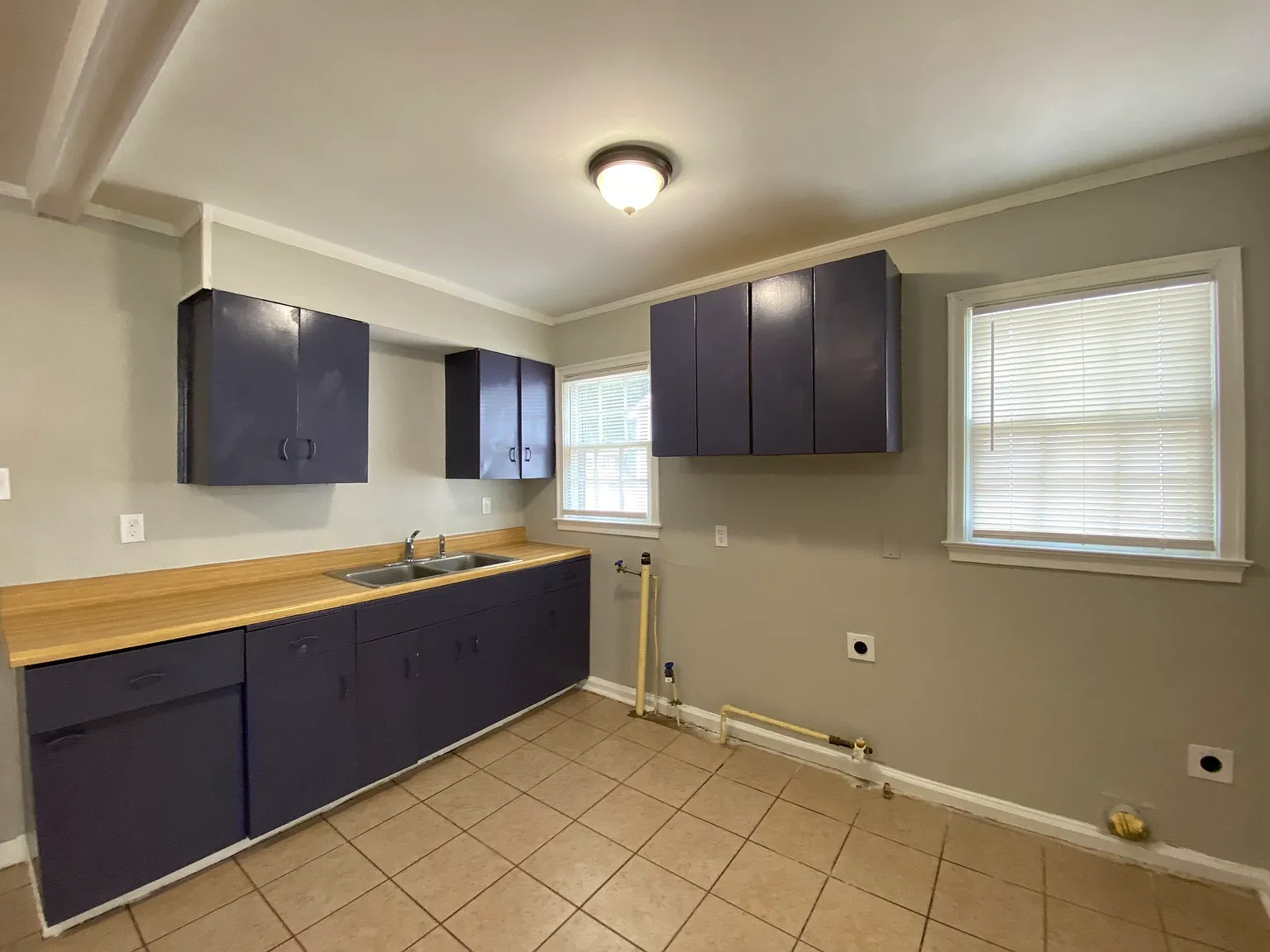 3842 Vanuys Rd — Photo 3