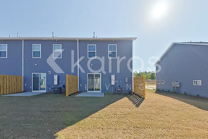 2441 Banyan Cir — Photo 22