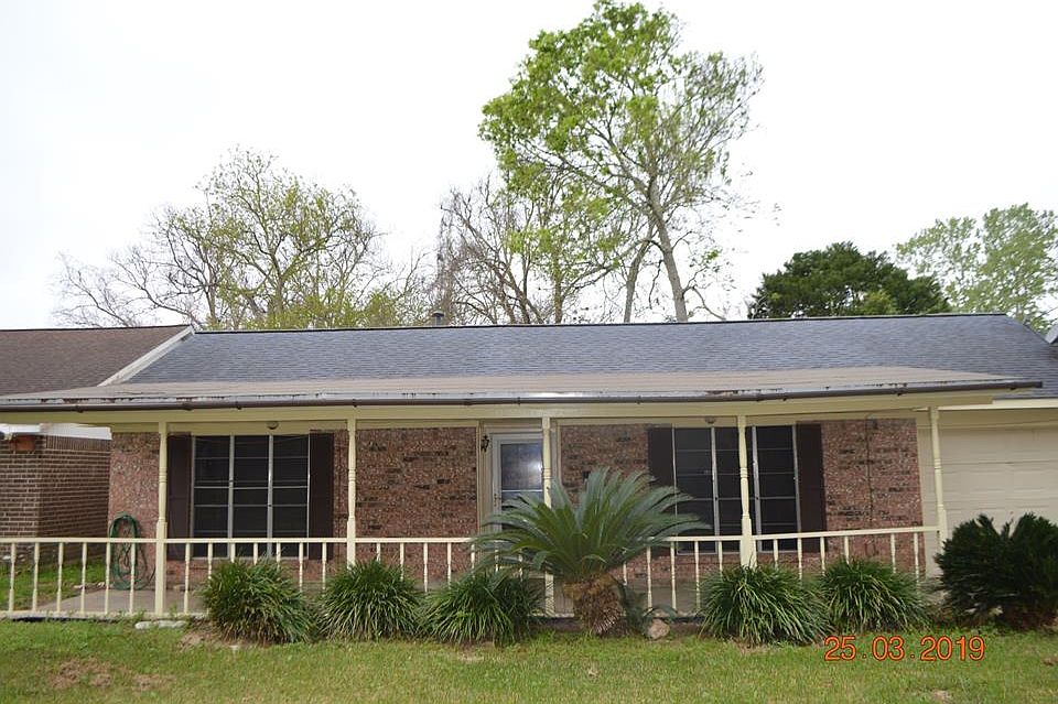 1st image of 610 Gray St