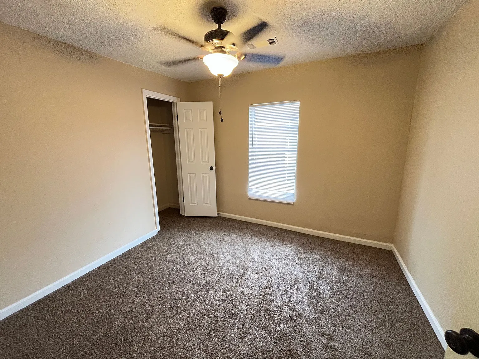 4220 Zion St — Photo 2