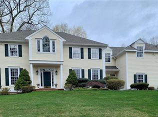 55 Farmington Ridge Dr, Farmington, CT 06032