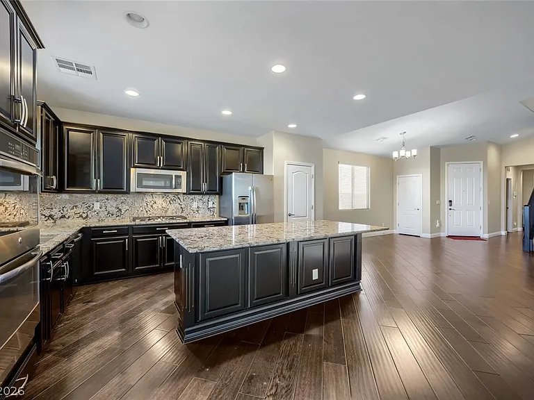 7524 Old Compton St — Photo 6