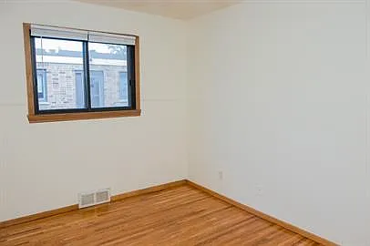 1209 Broadway N #3 — Photo 4