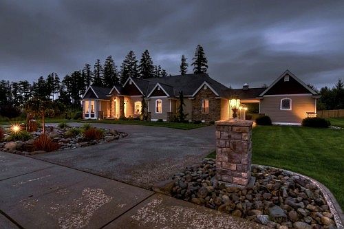 2nd image of 20415 Diamondhead Ln E