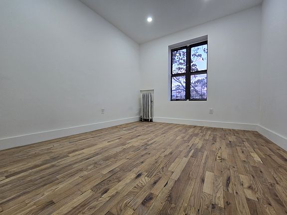 2nd image of 400 E 21st St APT 4