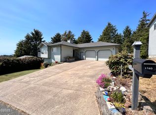 1240 NE Lakewood Dr, Newport, OR 97365