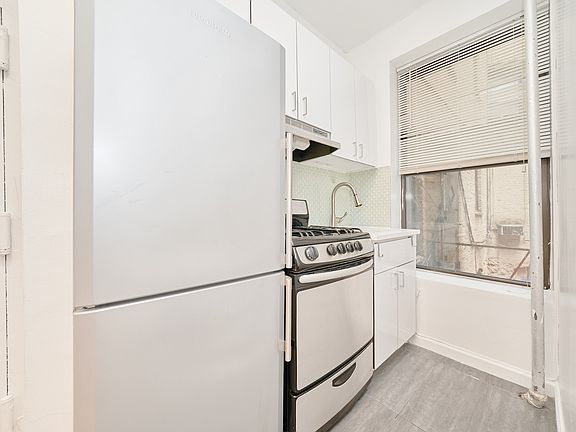 4th image of 313 E 95th St #3