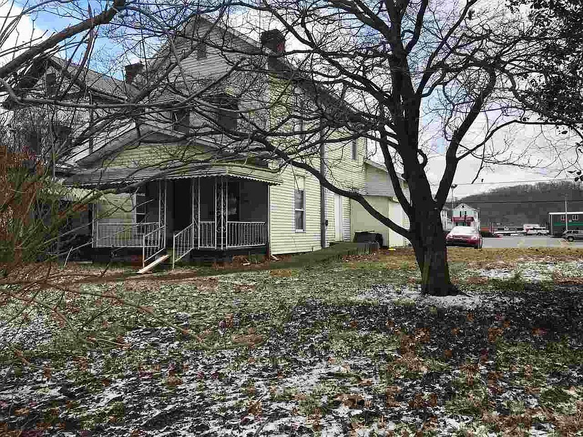 2749 Carter Ave photo 1
