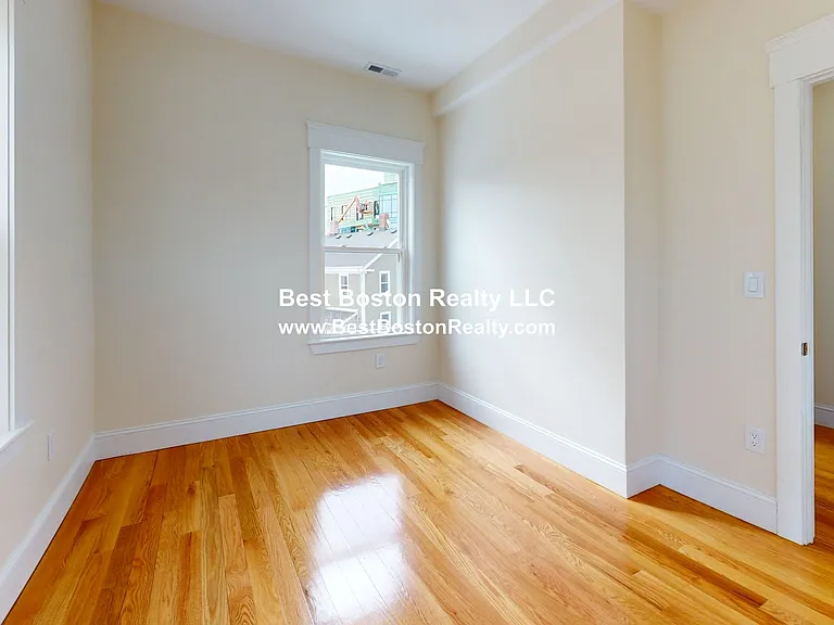 242 Somerville Ave — Photo 10