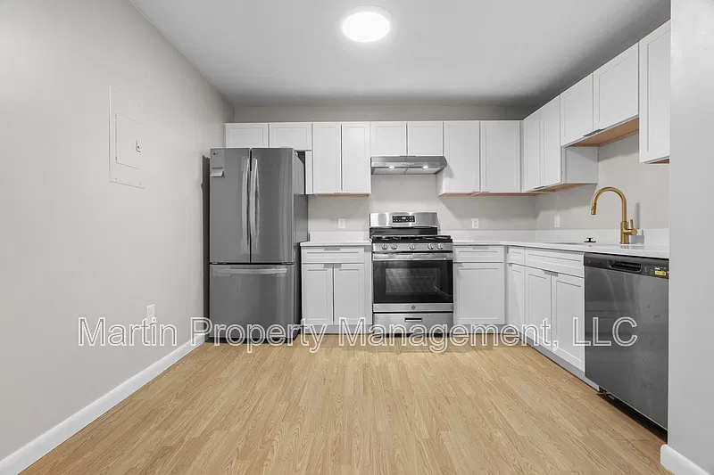 22 Kenmar Dr — Photo 3