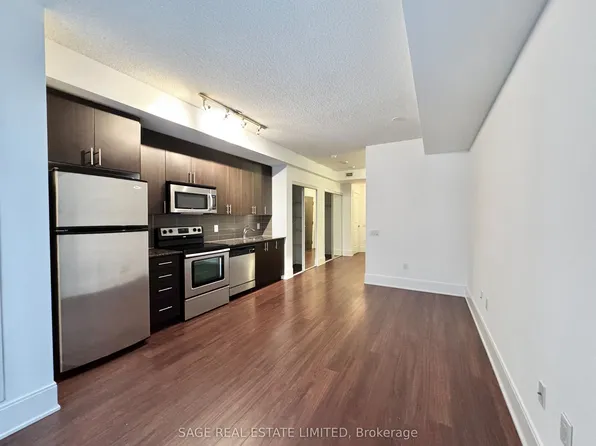 560 Front St W, Toronto, ON