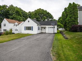 3 Bolton Rd, New Hartford, NY 13413