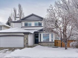 466 NW Douglas Park Vw SE, Calgary, AB T2Z2R1