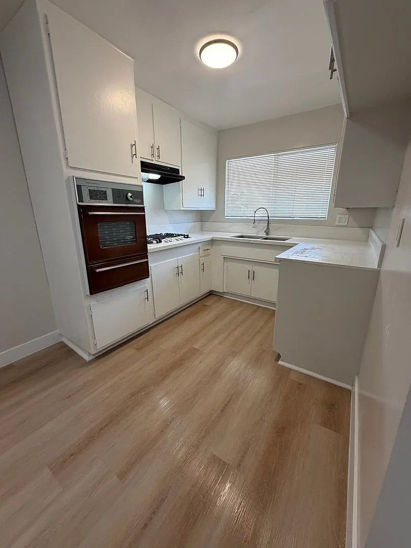 1 bed, 1.0 bath, 700 sqft, $1,950 — Photo 1